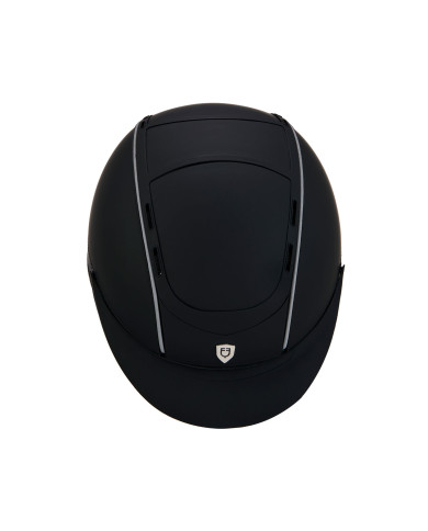 Cap ultra-light con logo frontale e inserti in pelle.