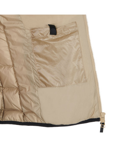 Piumino donna slim fit con cappuccio removibile Piumino donna slim fit con cappuccio removibile