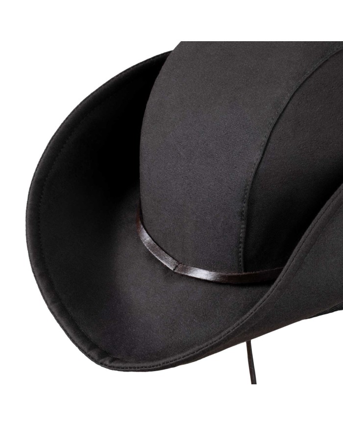CAPPELLO IN TESSUTO CERATO