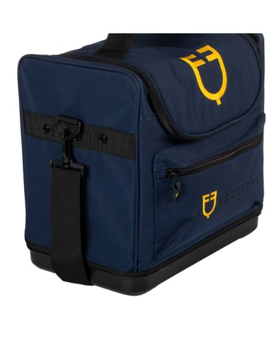GROOMING BAG WITH ZIP POCKET