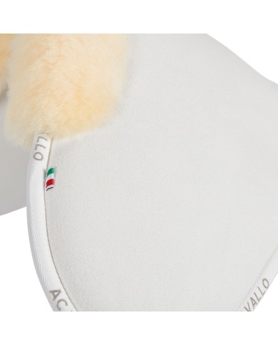 CLOSE CONTACT MEMORY FOAM 1/2 PAD W/SHEEPSKIN
