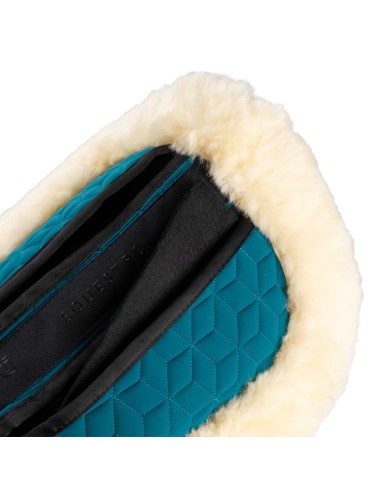 CUBE SHEEPSKIN PAD WITH POCKET
