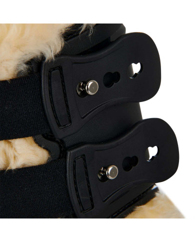 Paranocche in poliuretano con agnellino sintetico Paranocche in poliuretano con agnellino sintetico