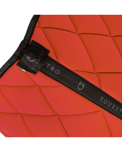 Sottosella da dressage in tessuto tecnico modello GP (difetto di cucitura logo) Sottosella da dressage in tessuto tecnico modello GP (difetto di cucitura logo)