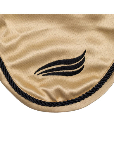 Cuffietta satinata con orecchie elasticizzate Cuffietta satinata con orecchie elasticizzate