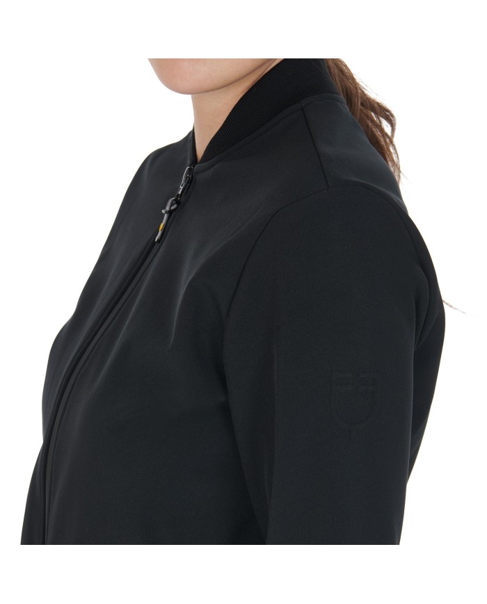 TECHNICAL WOMAN BOMBER