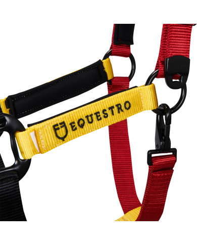 Cavezza in nylon con gancio moschettone Cavezza in nylon con gancio moschettone